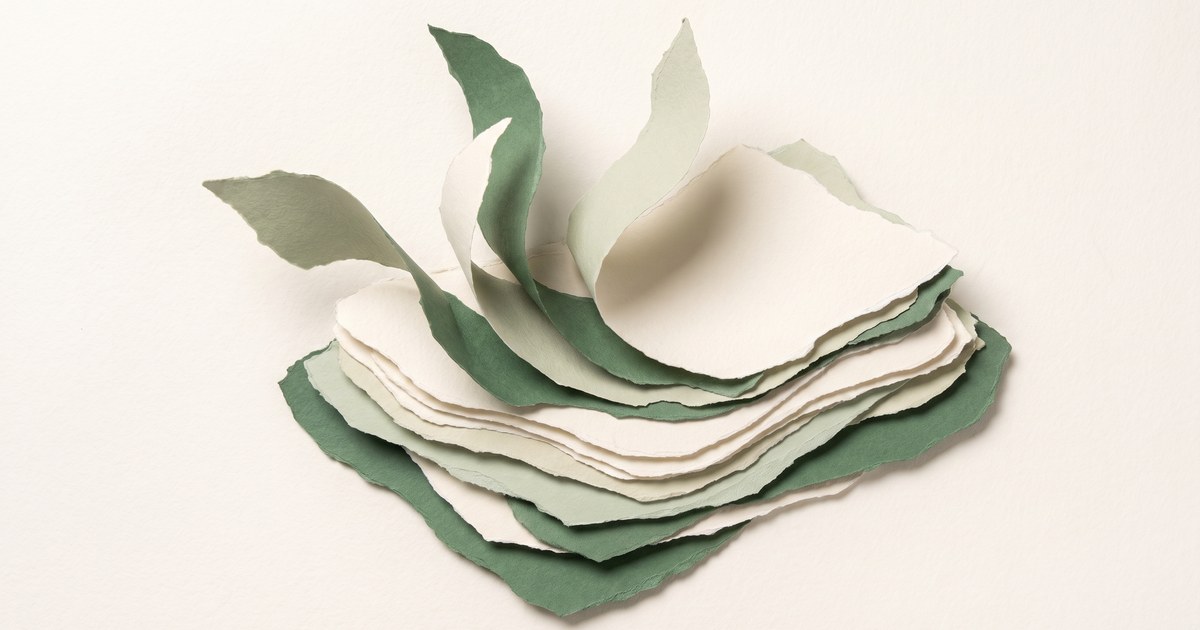 Papierschnitt-Illustration: aus einer geordneten Schichtung lösen sich einzelne Papierformen und brechen nach oben aus — Sinnbild für Schlafwandeln und Nachtschreck